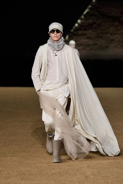 Look 2